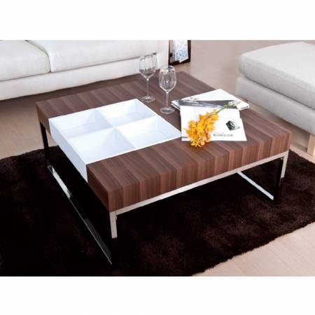 De metalen hoekzitting verbetert niet alleen de textuur, maar voelt ook visueel lichter aan.